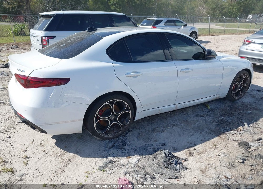 2022 ALFA ROMEO GIULIA VELOCE TI RWD VIN: ZARFAMBN3N7663428