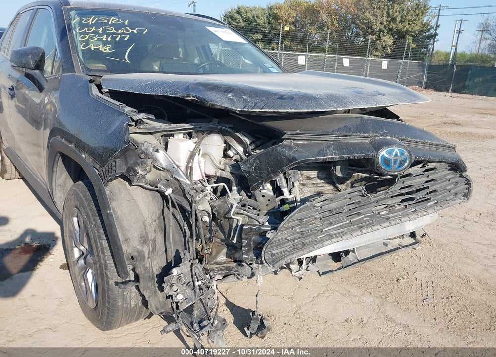 2022 TOYOTA RAV4 XLE VIN: 4T3RWRFVXNU054177