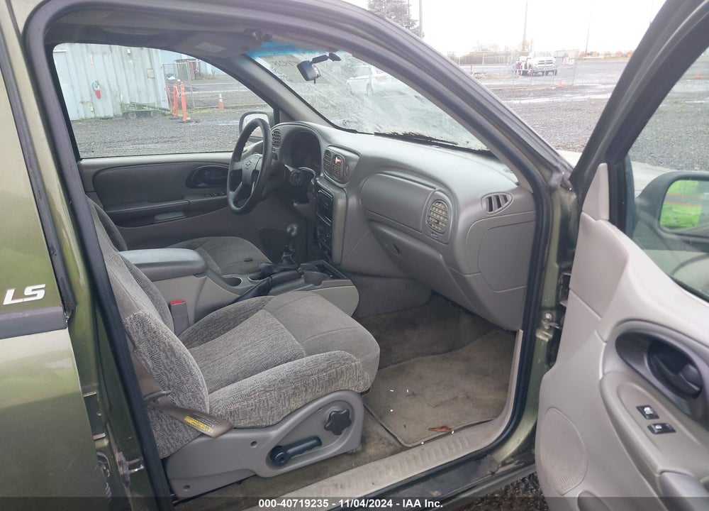 2002 CHEVROLET TRAILBLAZER LS VIN: 1GNDT13S322149402