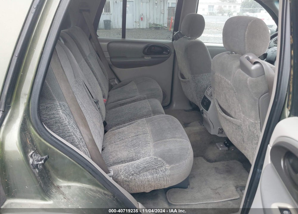 2002 CHEVROLET TRAILBLAZER LS VIN: 1GNDT13S322149402