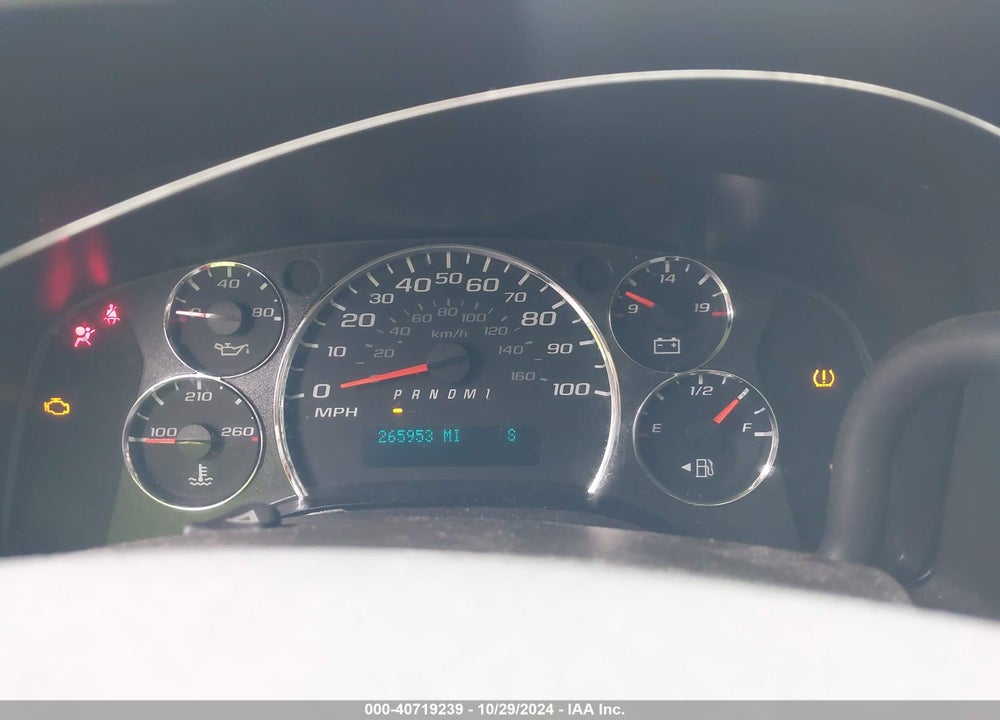 2013 CHEVROLET EXPRESS G2500 VIN: 1GCWGFCA8D1157157