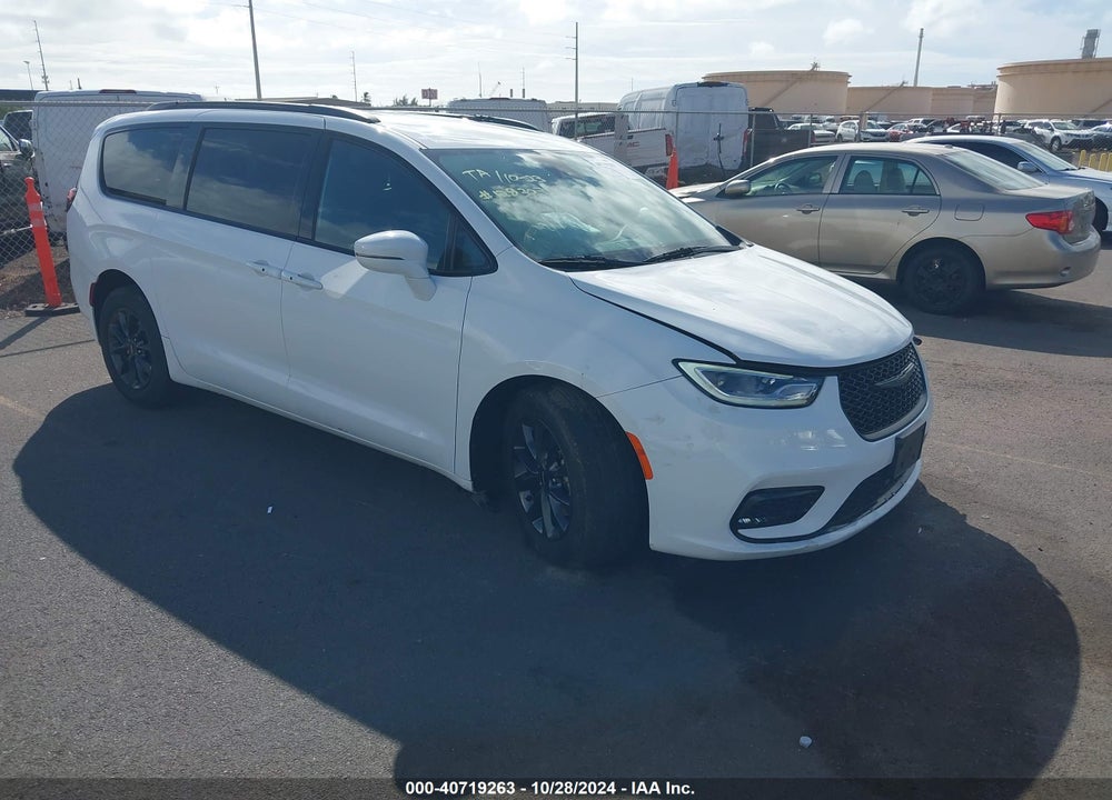 2022 CHRYSLER PACIFICA TOURING L VIN: 2C4RC1BG1NR150999