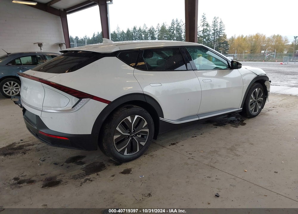 2024 KIA EV6 LIGHT/WIND VIN: KNDC34LB0R5215824