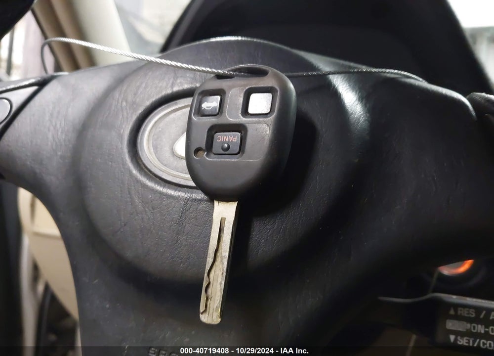 2004 LEXUS IS 300 VIN: JTHBD192940082306