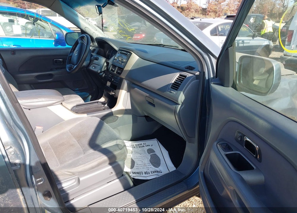 2006 HONDA PILOT EX VIN: 2HKYF18486H541372
