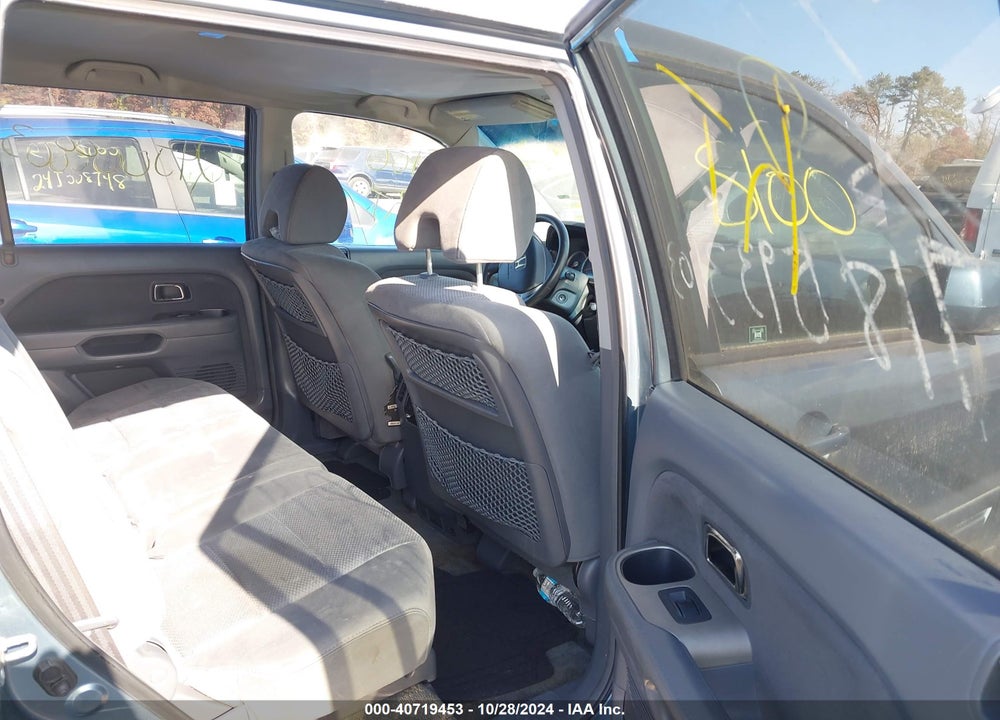 2006 HONDA PILOT EX VIN: 2HKYF18486H541372
