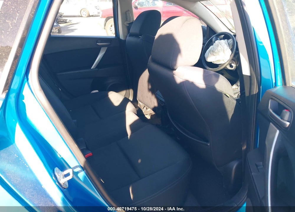2011 MAZDA 3 S VIN: JM1BL1K66B1360975