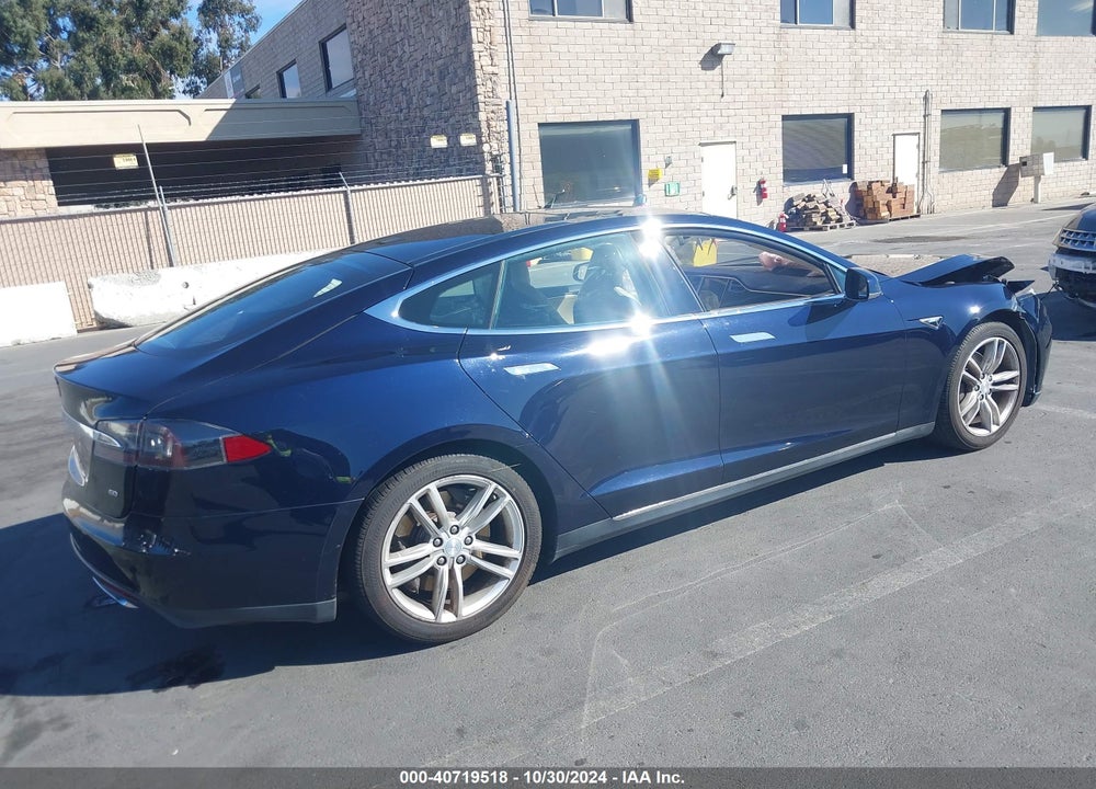 2013 TESLA MODEL S VIN: 5YJSA1CG0DFP09345