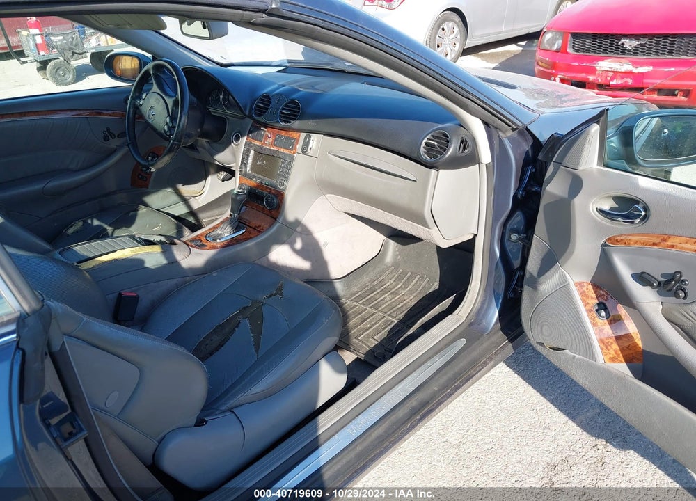 2007 MERCEDES-BENZ CLK 350 VIN: WDBTK56F67T083179