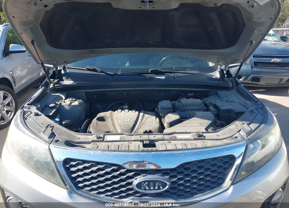 2012 KIA SORENTO LX VIN: 5XYKTCA65CG278377