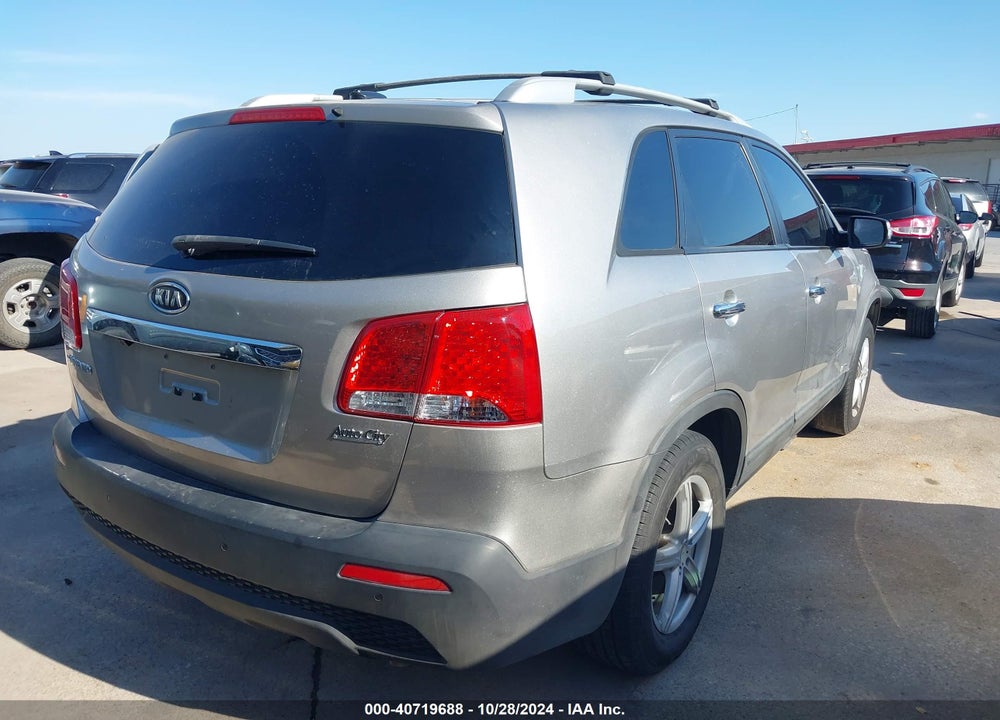2012 KIA SORENTO LX VIN: 5XYKTCA65CG278377