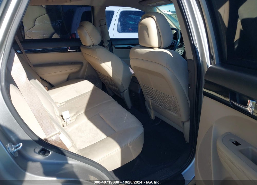 2012 KIA SORENTO LX VIN: 5XYKTCA65CG278377