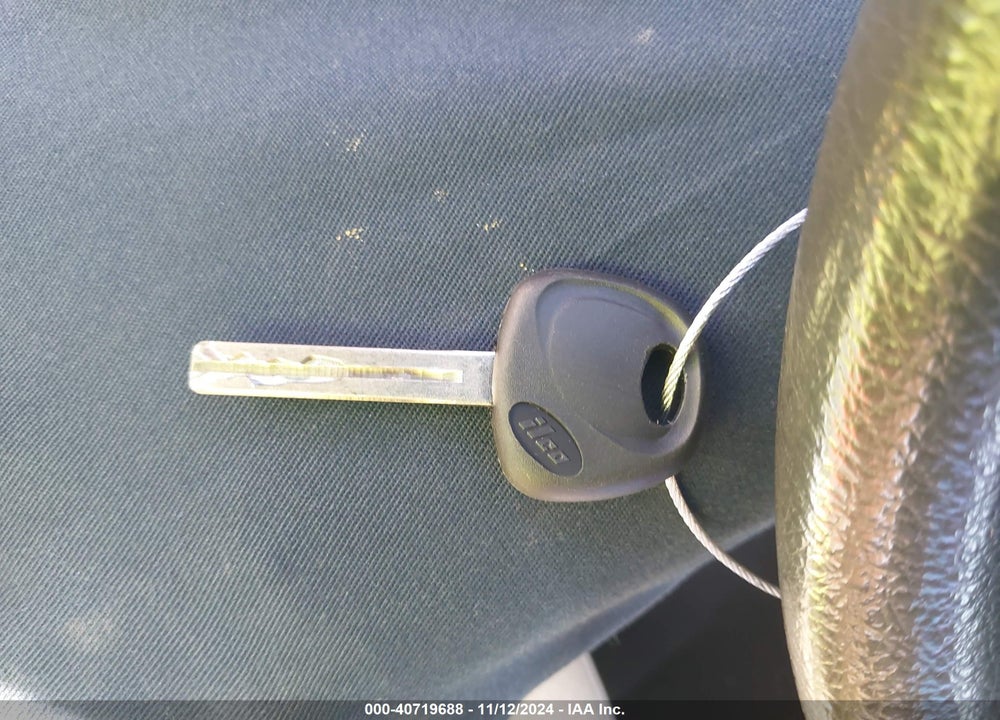 2012 KIA SORENTO LX VIN: 5XYKTCA65CG278377