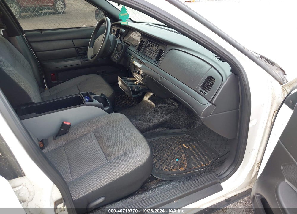2008 FORD CROWN VICTORIA VIN: 2FAFP71V78X103413