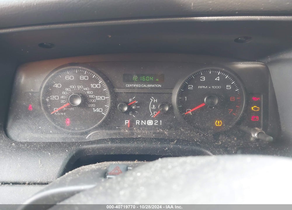 2008 FORD CROWN VICTORIA VIN: 2FAFP71V78X103413