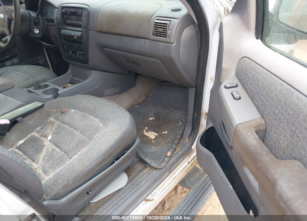 2002 FORD EXPLORER XLS VIN: 1FMZU72E22UA32131