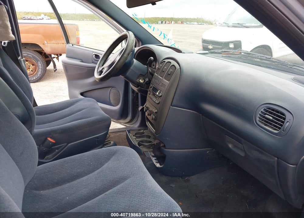 2003 CHRYSLER VOYAGER LX VIN: 1C4GJ45303B141438