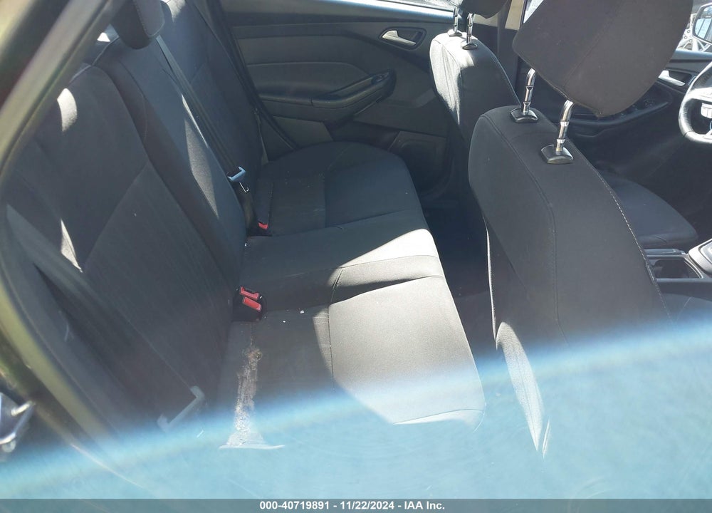 2016 FORD FOCUS SE VIN: 1FADP3F26GL209345