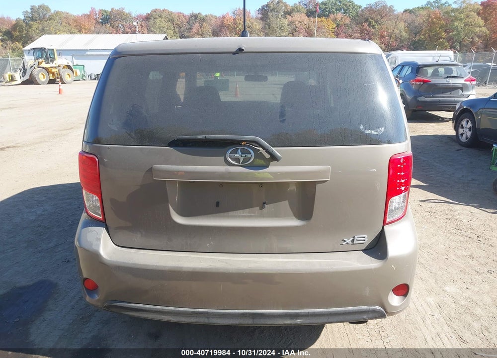 2015 SCION XB VIN: JTLZE4FE2FJ068293