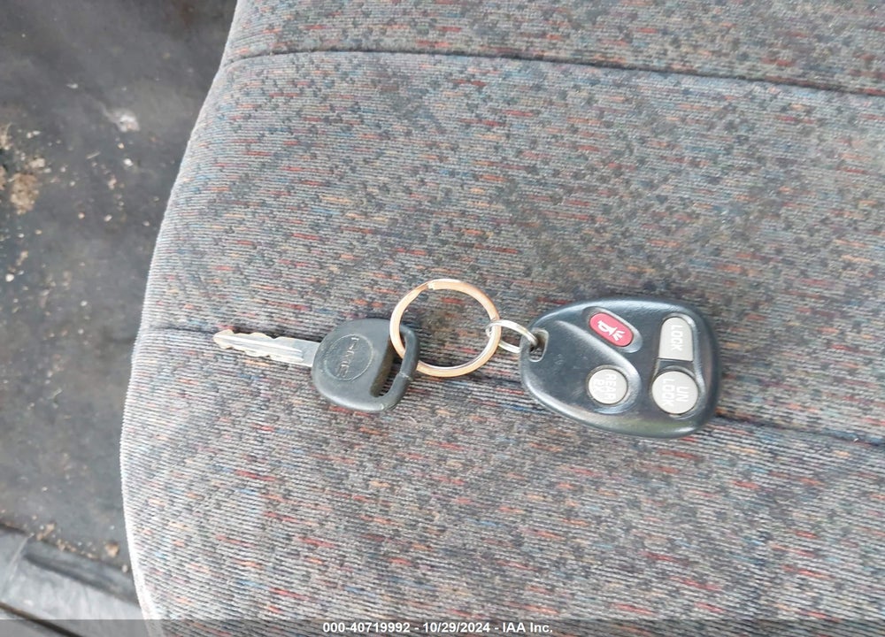 1999 GMC JIMMY VIN: 1GKDT13W4X2527380