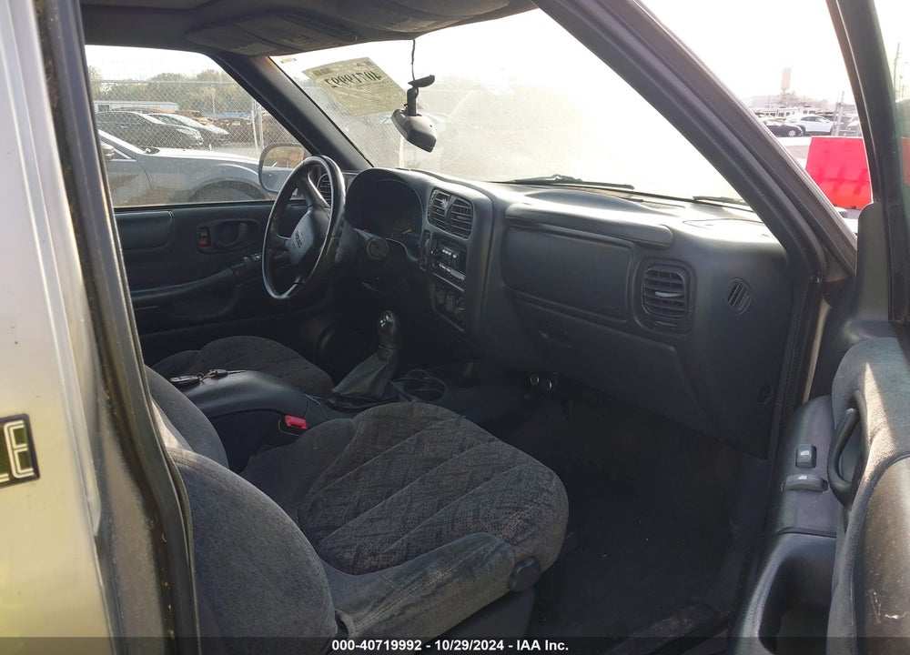 1999 GMC JIMMY VIN: 1GKDT13W4X2527380