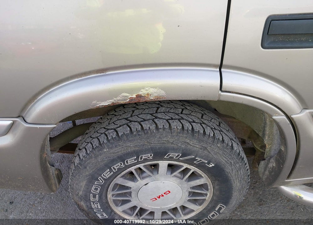 1999 GMC JIMMY VIN: 1GKDT13W4X2527380