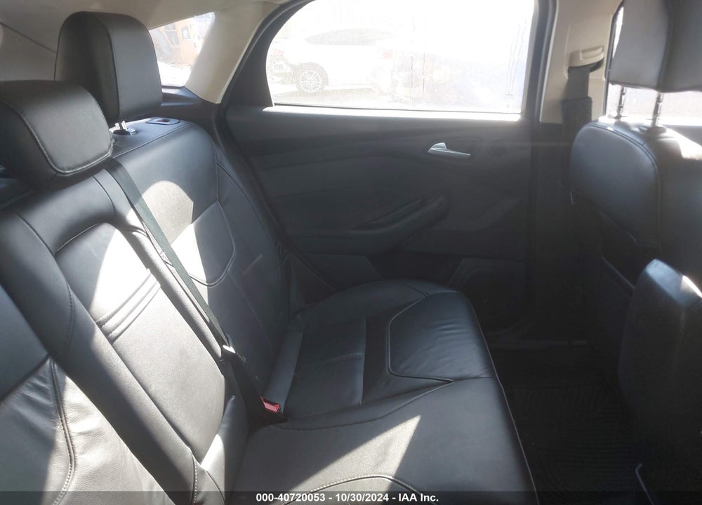 2015 FORD FOCUS TITANIUM VIN: 1FADP3N20FL215920