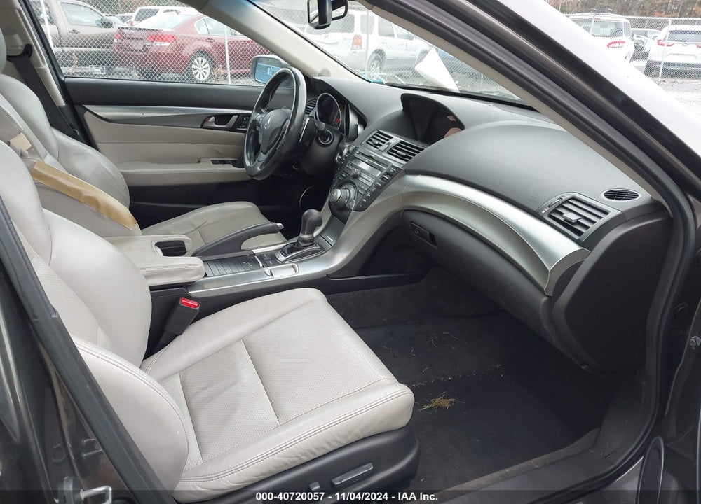 2010 ACURA TL 3.7 VIN: 19UUA9F58AA003988