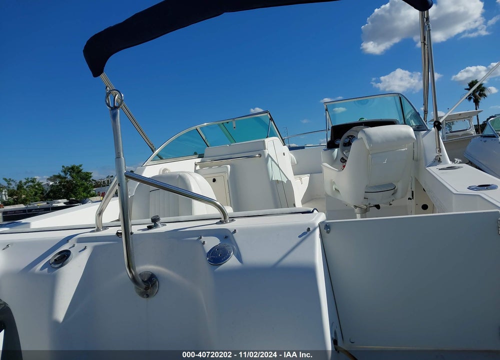 2000 BOSTON WHALER BOAT VIN: BWCEB038J900