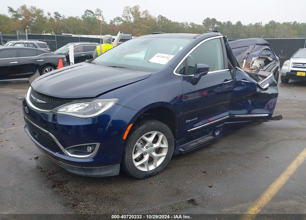 2020 CHRYSLER PACIFICA TOURING L PLUS VIN: 2C4RC1EG4LR164856