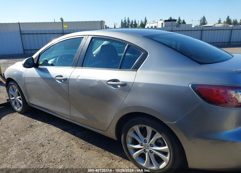 2011 MAZDA 3 S VIN: JM1BL1U68B1445572