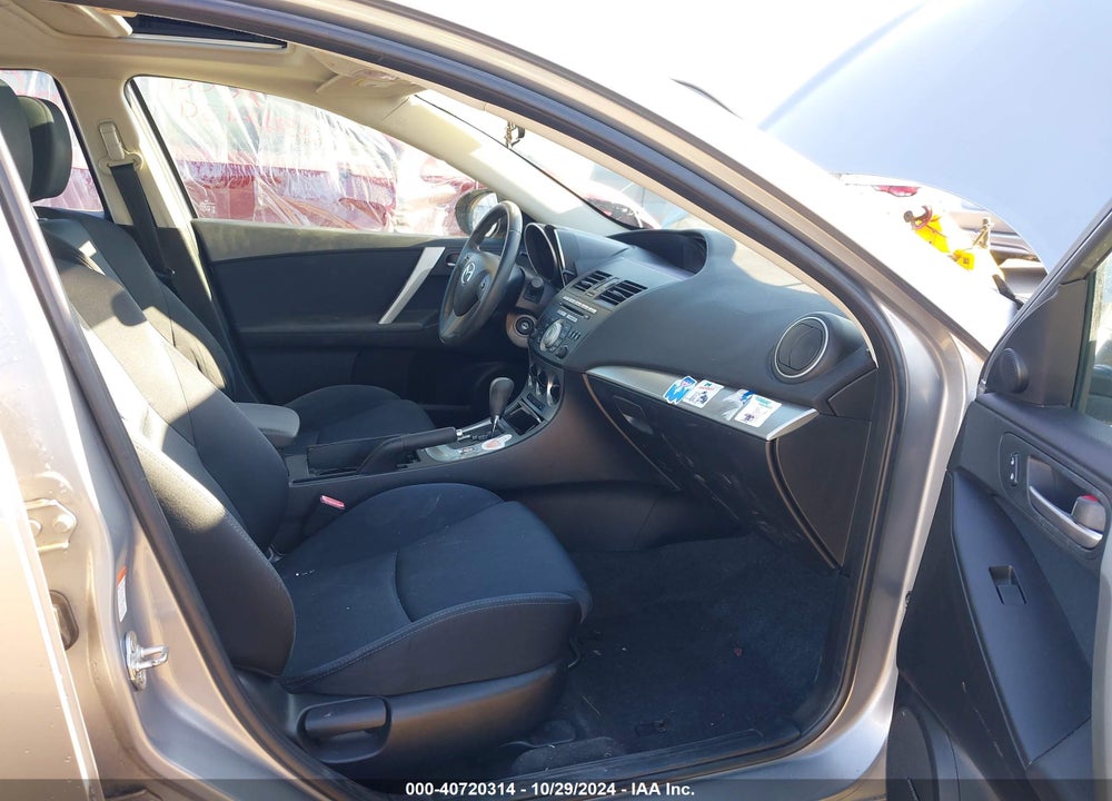 2011 MAZDA 3 S VIN: JM1BL1U68B1445572