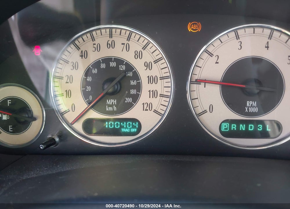 2001 CHRYSLER TOWN & COUNTRY LIMITED VIN: 2C8GP64L01R267713
