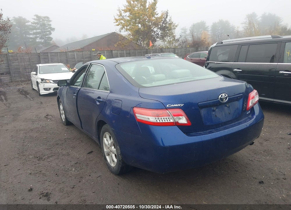 2011 TOYOTA CAMRY LE VIN: 4T1BF3EKXBU738057