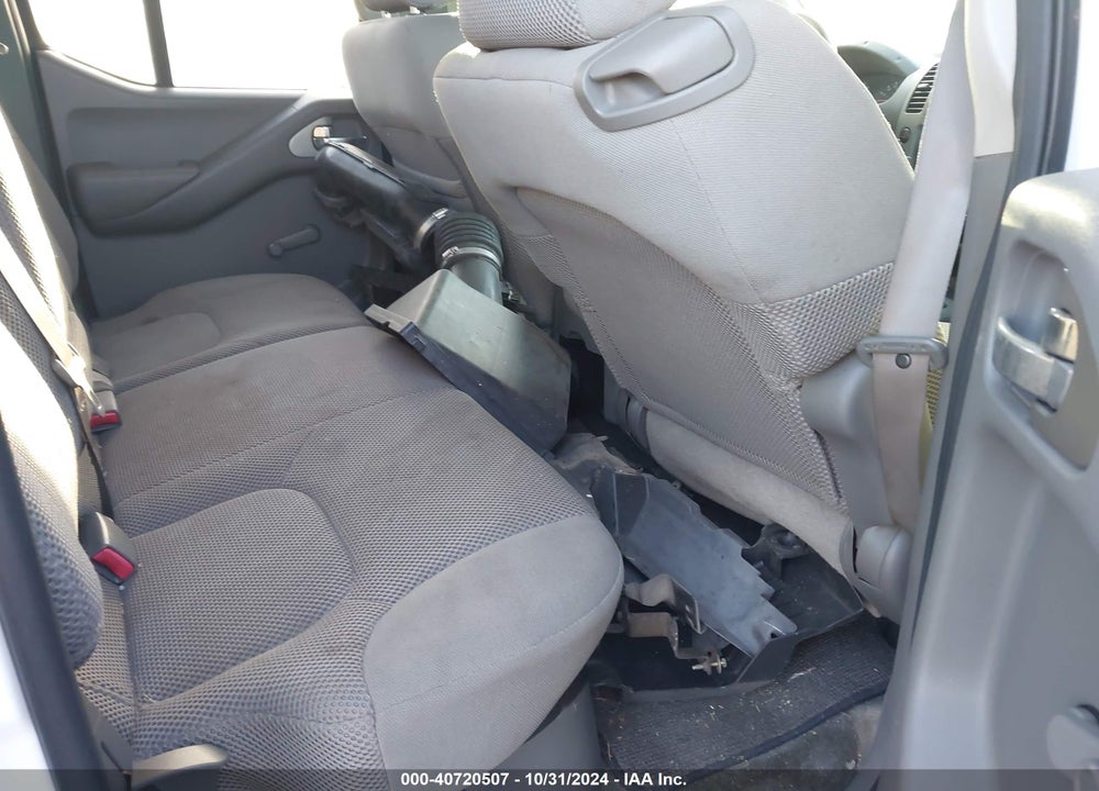 2005 NISSAN FRONTIER SE VIN: 1N6AD07U45C450013
