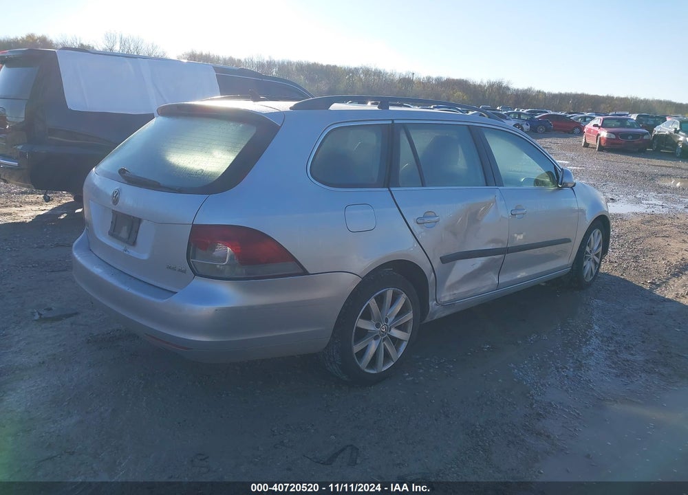 2011 VOLKSWAGEN JETTA SPORTWAGEN 2.5L SE VIN: 3VWPZ7AJ6BM634575