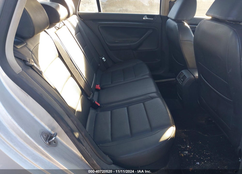 2011 VOLKSWAGEN JETTA SPORTWAGEN 2.5L SE VIN: 3VWPZ7AJ6BM634575
