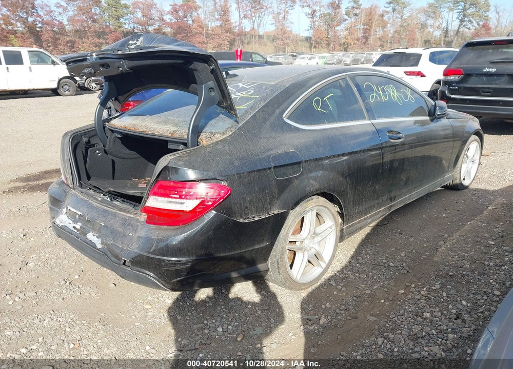 2013 MERCEDES-BENZ C 250 VIN: WDDGJ4HB2DF975777
