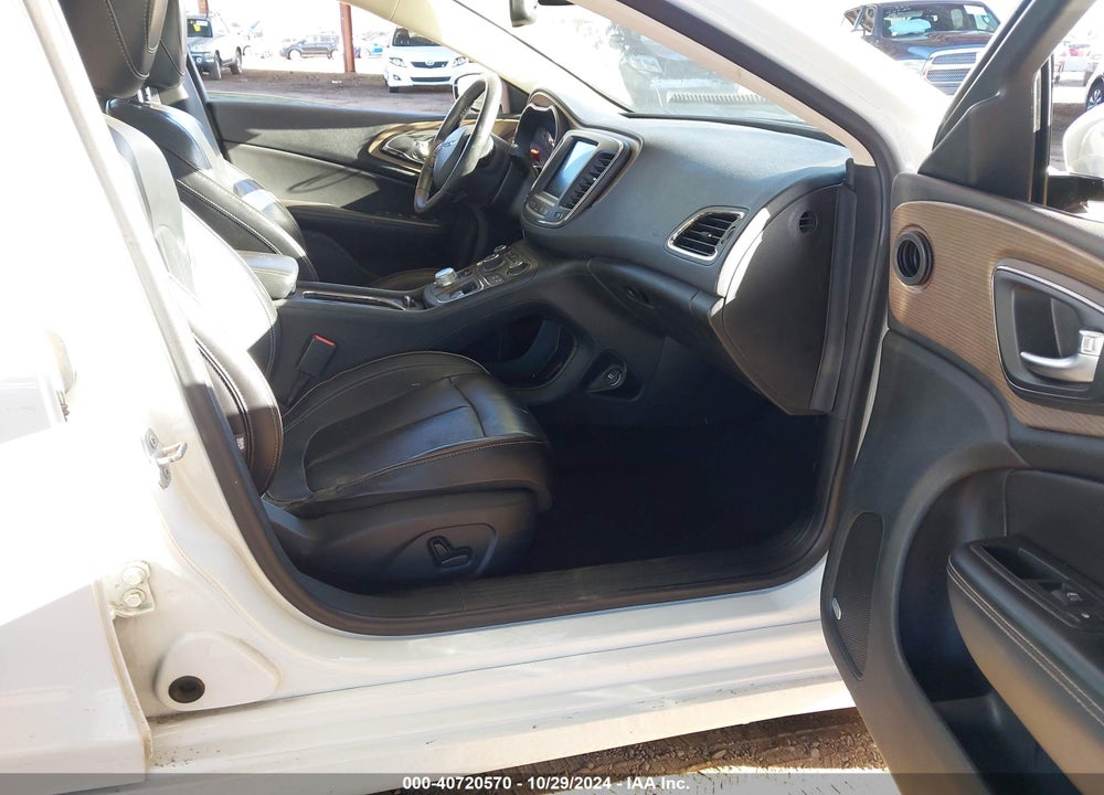 2015 CHRYSLER 200 C VIN: 1C3CCCCB8FN558102