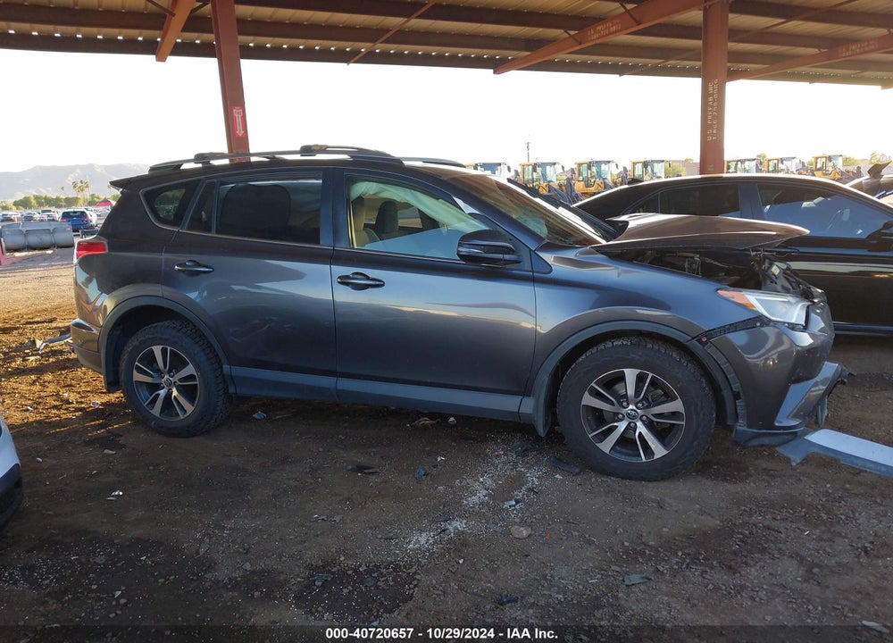 2017 TOYOTA RAV4 XLE VIN: JTMWFREV9HJ130558