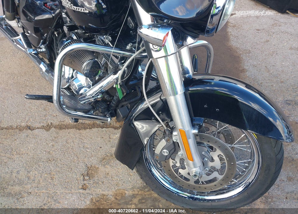 2013 HARLEY-DAVIDSON FLHX STREET GLIDE VIN: 1HD1KBM16DB655284