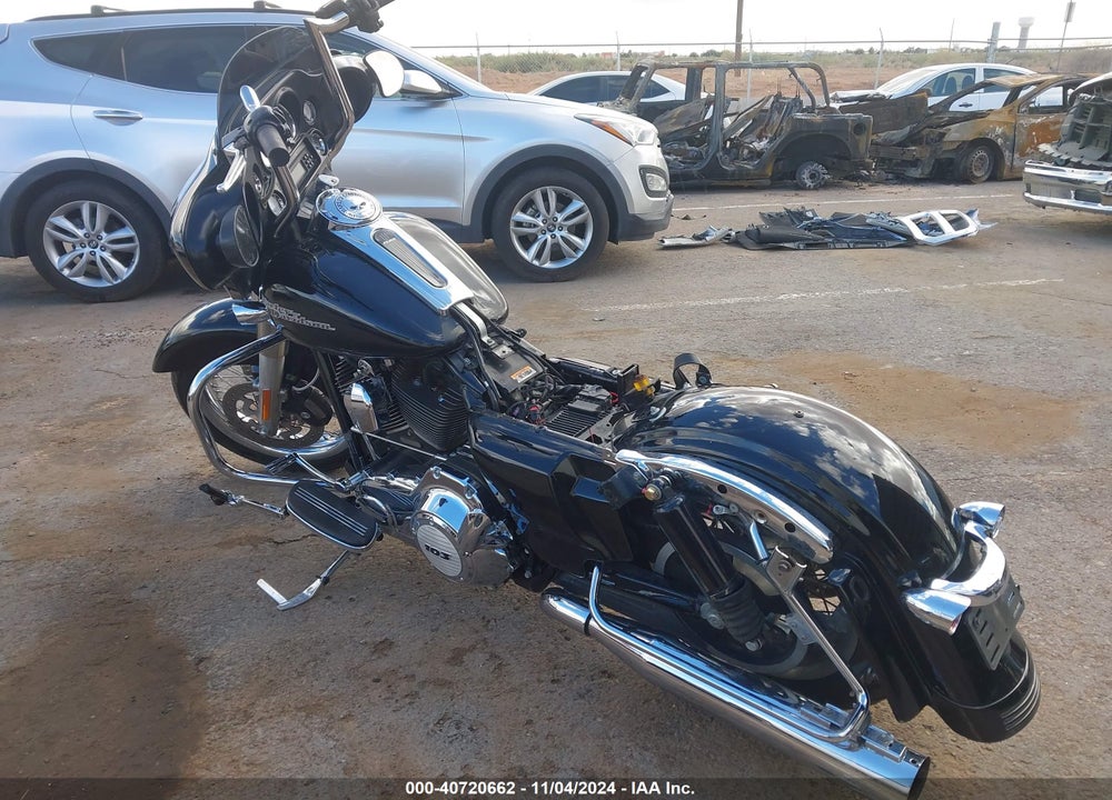 2013 HARLEY-DAVIDSON FLHX STREET GLIDE VIN: 1HD1KBM16DB655284