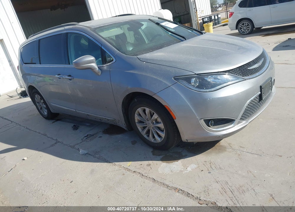2017 CHRYSLER PACIFICA TOURING L VIN: 2C4RC1BG9HR692033