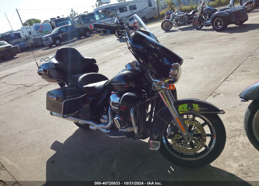 2014 HARLEY-DAVIDSON FLHTK ELECTRA GLIDE ULTRA LTD VIN: 1HD1KEL19EB710945
