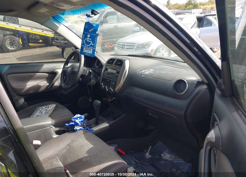 2005 TOYOTA RAV4 VIN: JTEGD20V356000732