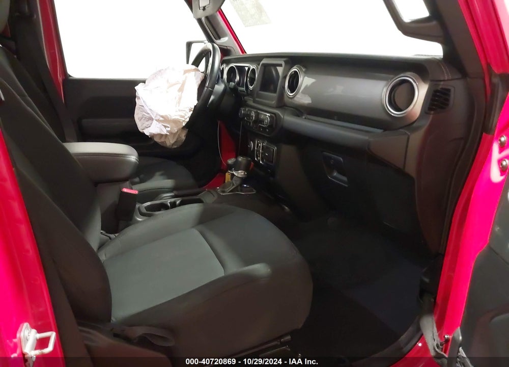 2020 JEEP WRANGLER UNLIMITED SAHARA 4X4 VIN: 1C4HJXENXLW279407