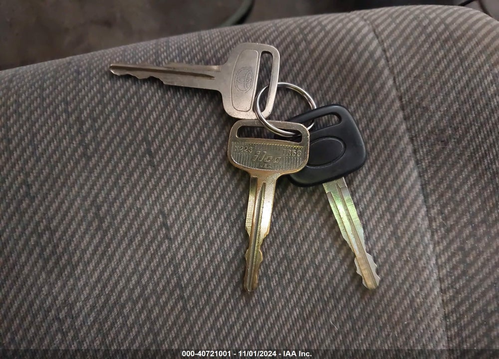 1995 TOYOTA COROLLA DX VIN: JT2AE09V2S0098738