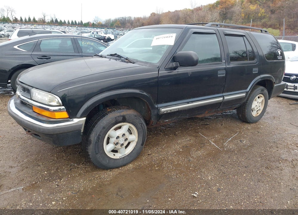 2000 CHEVROLET BLAZER LS VIN: 1GNDT13W8Y2382929