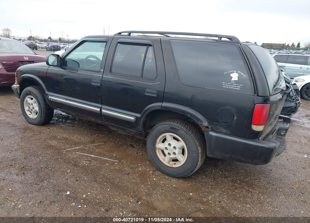2000 CHEVROLET BLAZER LS VIN: 1GNDT13W8Y2382929