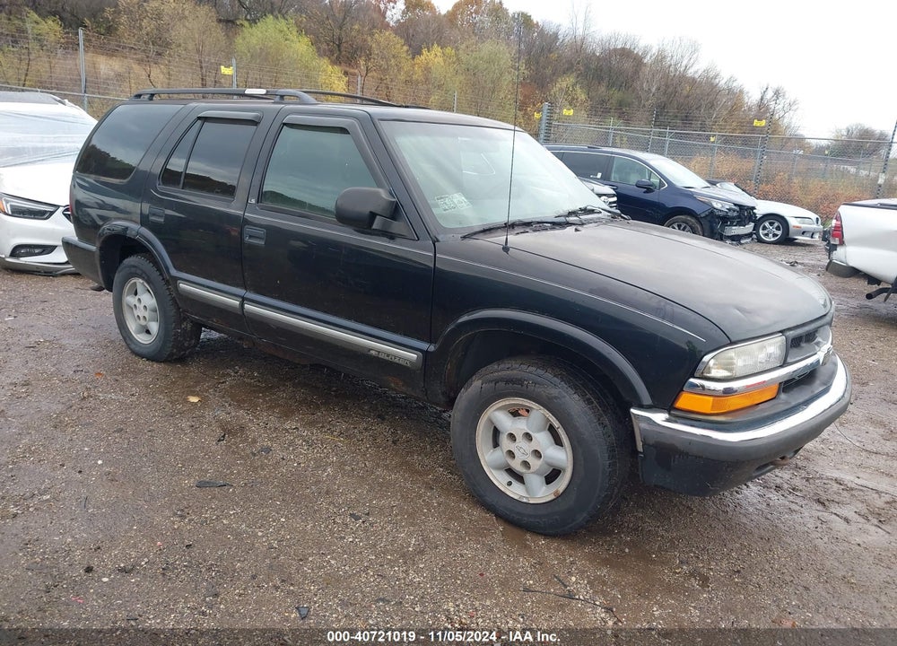 2000 CHEVROLET BLAZER LS VIN: 1GNDT13W8Y2382929